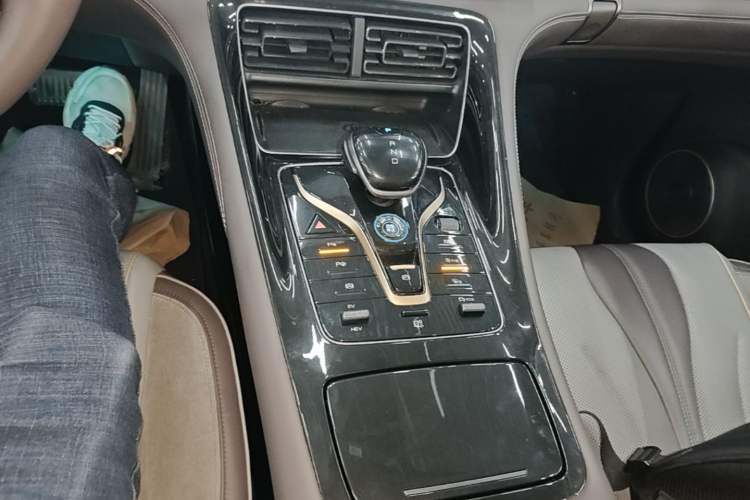 Used BYD Frigate 07 2023 DM-i 100KM Flagship Model Gear Lever