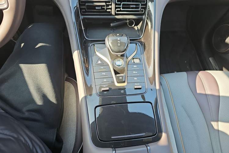 Used BYD Frigate 07 2023 DM-i 205KM Flagship Model Gear Lever