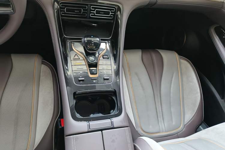 Used BYD Frigate 07 2023 DM-i 205KM Prestige Model Gear Lever