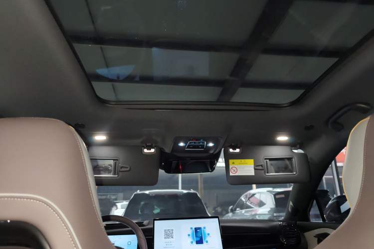 Used BYD Frigate 07 2023 DM-i 205KM Flagship Model Headliner