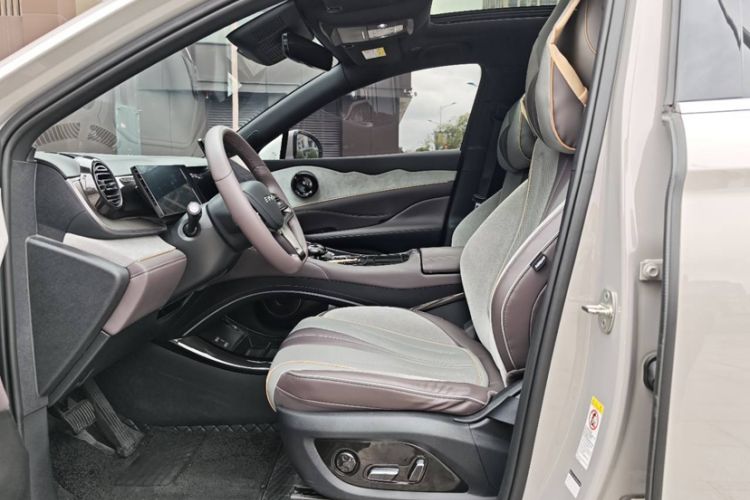 Used BYD Frigate 07 2023 DM-i 205KM Prestige Model Interior 1