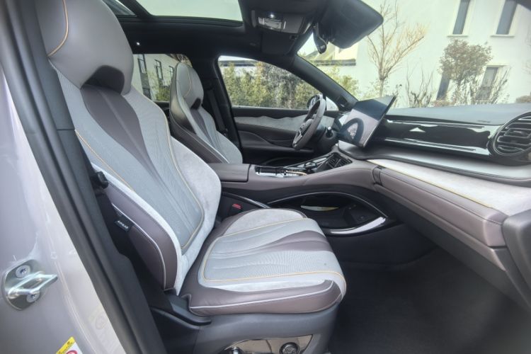 Used BYD Frigate 07 2023 DM-i 205KM Flagship Model Interior 2