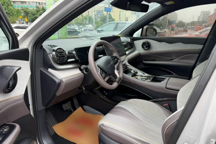 Used BYD Frigate 07 2023 DM-i 100KM Prestige Model Interior 2