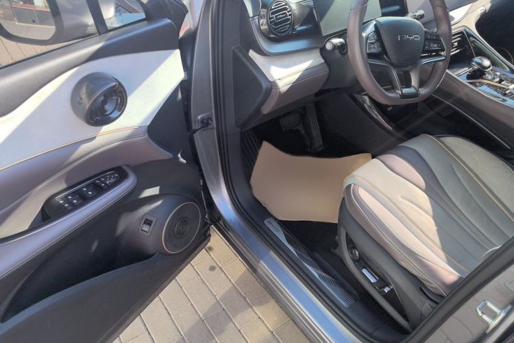 Used BYD Frigate 07 2023 DM-i 100KM Prestige Model Interior 2