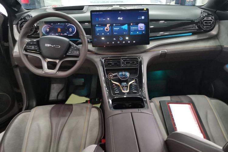 Used BYD Frigate 07 2023 DM-i 100KM Flagship Model Interior 2