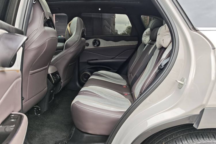 Used BYD Frigate 07 2023 DM-i 205KM Prestige Model Interior 2