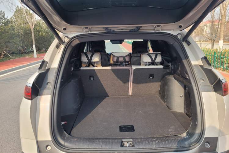 Used BYD Frigate 07 2023 DM-i 100KM Prestige Model Interior 3