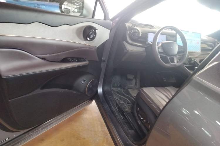 Used BYD Frigate 07 2023 DM-i 100KM Flagship Model Interior 3