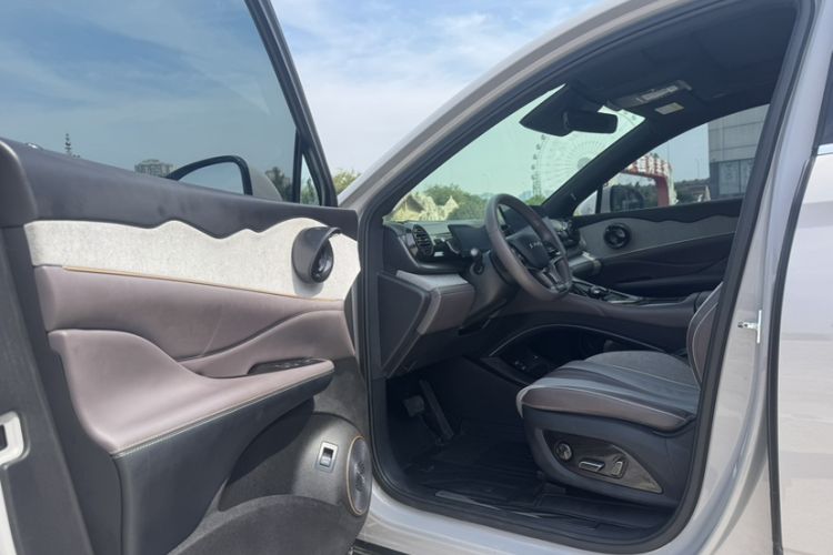 Used BYD Frigate 07 2023 DM-i 100KM Flagship Model Interior 4