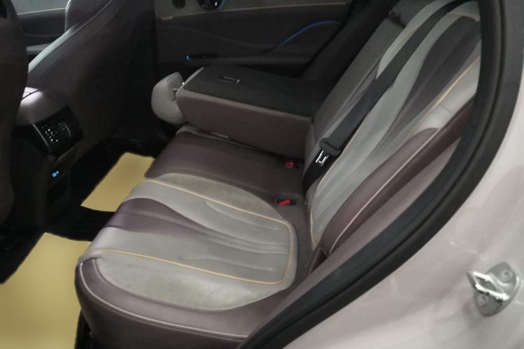 Used BYD Frigate 07 2023 DM-i 100KM Flagship Model Interior 4