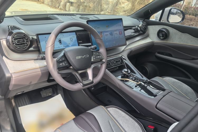 Used BYD Frigate 07 2023 DM-i 205KM Flagship Model Interior 5