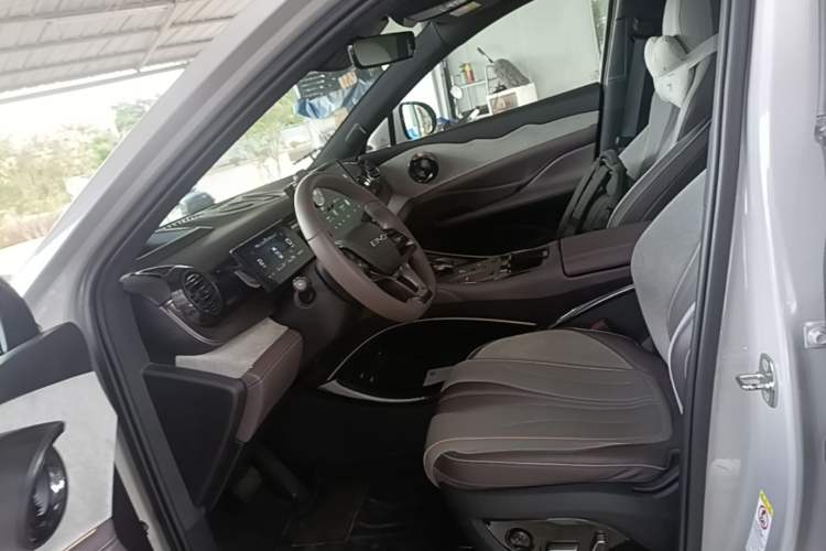 Used BYD Frigate 07 2023 DM-i 100KM Flagship Model Left Front Seat