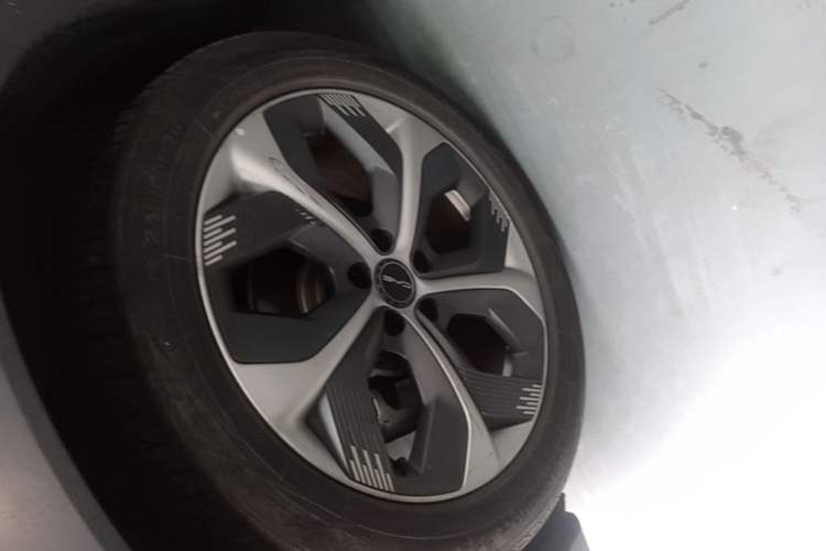 Used BYD Frigate 07 2023 DM-i 205KM Flagship Model Left Front Wheel Hub
