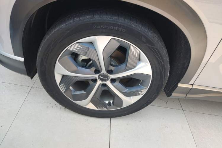 Used BYD Frigate 07 2023 DM-i 205KM Prestige Model Left Front Wheel Hub