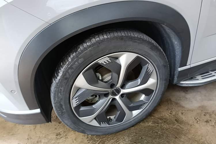 Used BYD Frigate 07 2023 DM-i 100KM Flagship Model Left Front Wheel Hub