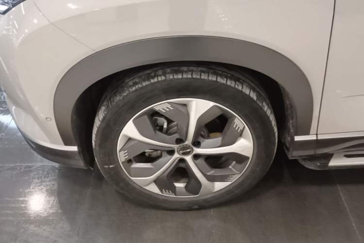 Used BYD Frigate 07 2023 DM-i 100KM Flagship Model Left Front Wheel Hub