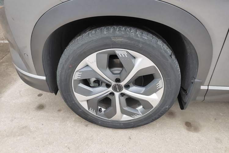 Used BYD Frigate 07 2023 DM-i 100KM Flagship Model Left Front Wheel Hub