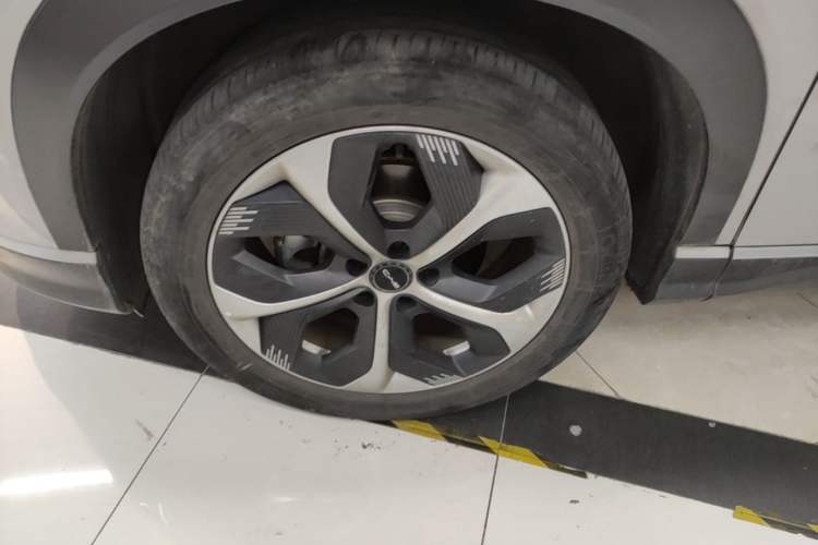 Used BYD Frigate 07 2023 DM-i 100KM Prestige Model Left Front Wheel Hub