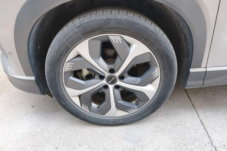 Used BYD Frigate 07 2023 DM-i 205KM Flagship Model Left Front Wheel Hub
