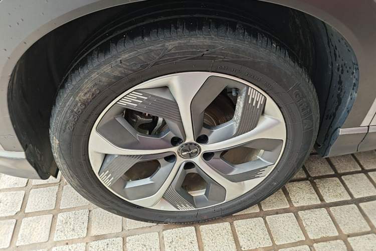 Used BYD Frigate 07 2023 DM-i 205KM Flagship Model Left Front Wheel Hub