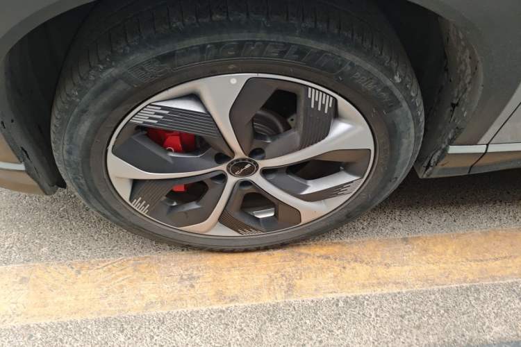 Used BYD Frigate 07 2023 DM-p 175 km Four-Wheel Drive Navigation Model Left Front Wheel Hub