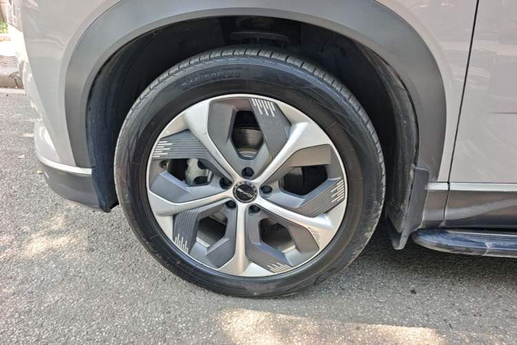 Used BYD Frigate 07 2023 DM-i 205KM Prestige Model Left Front Wheel Hub