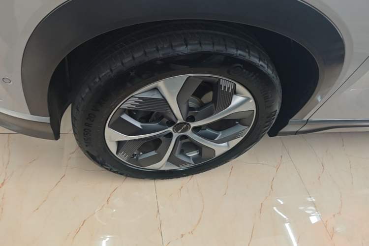 Used BYD Frigate 07 2023 DM-i 100KM Flagship Model Left Front Wheel Hub