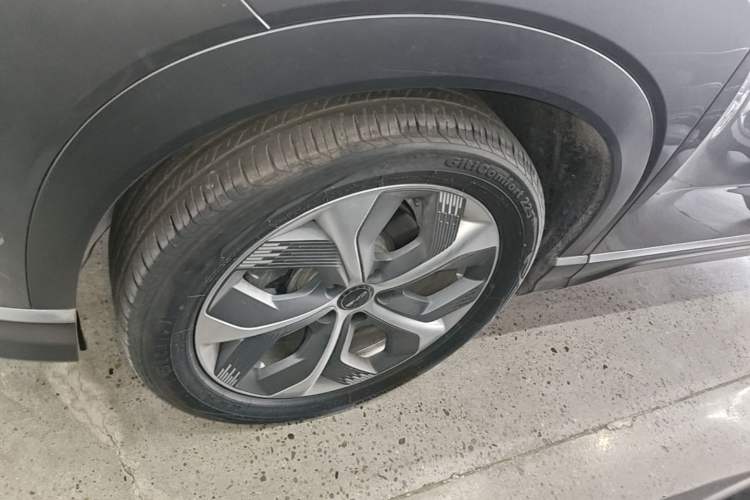 Used BYD Frigate 07 2023 DM-i 100KM Flagship Model Left Front Wheel Hub