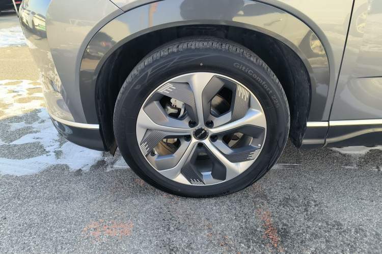 Used BYD Frigate 07 2023 DM-i 100KM Prestige Model Left Front Wheel Hub