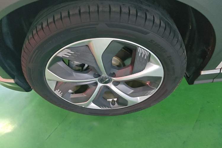 Used BYD Frigate 07 2023 DM-i 100KM Flagship Model Left Front Wheel Hub