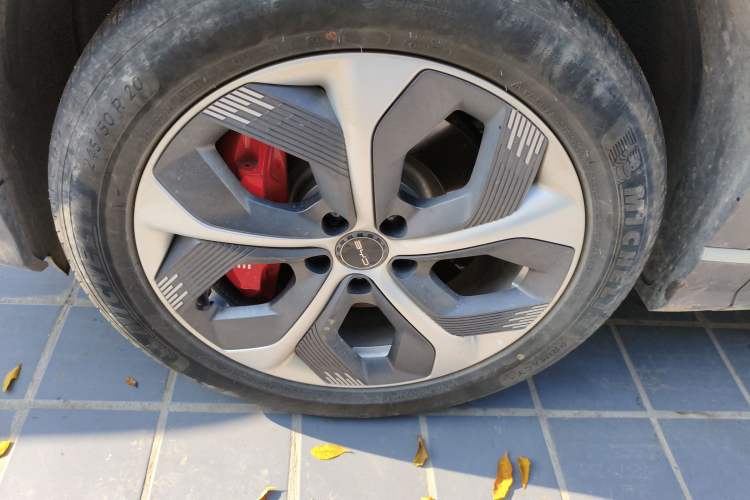 Used BYD Frigate 07 2023 DM-p 175 km Four-Wheel Drive Flagship Model Left Front Wheel Hub