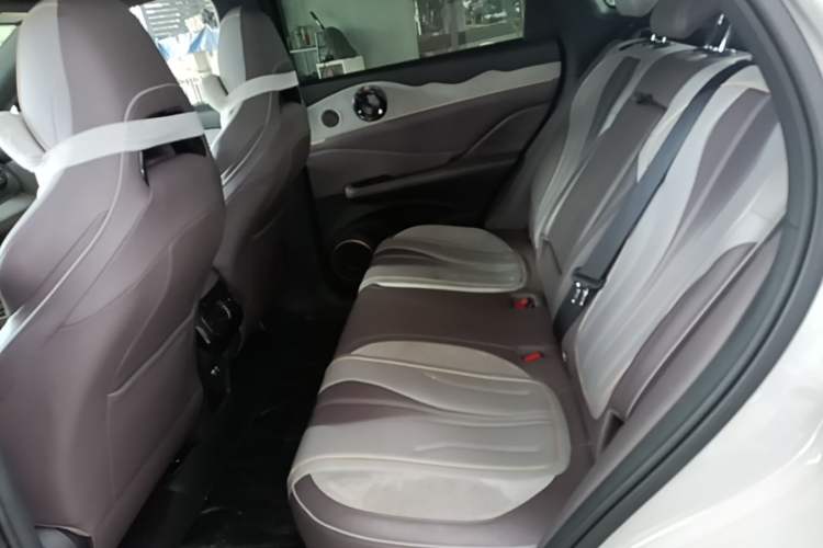 Used BYD Frigate 07 2023 DM-i 100KM Flagship Model Left Rear Seat