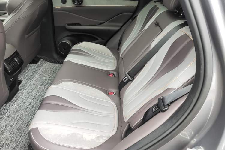 Used BYD Frigate 07 2023 DM-i 100KM Flagship Model Left Rear Seat