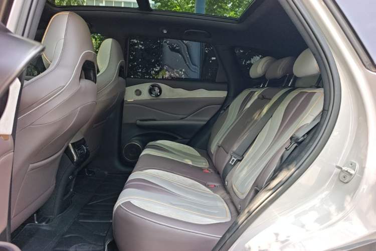Used BYD Frigate 07 2023 DM-i 205KM Prestige Model Left Rear Seat
