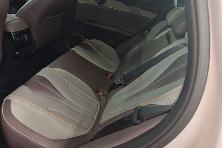 Used BYD Frigate 07 2023 DM-i 100KM Flagship Model Left Rear Seat