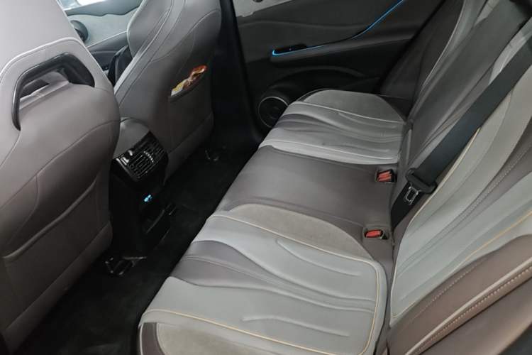 Used BYD Frigate 07 2023 DM-i 100KM Flagship Model Left Rear Seat