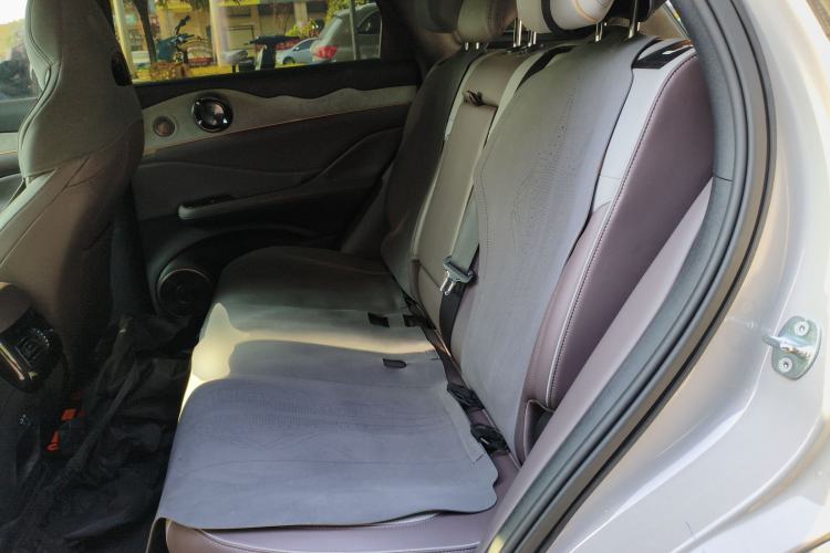 Used BYD Frigate 07 2023 DM-p 175 km Four-Wheel Drive Flagship Model Left Rear Seat