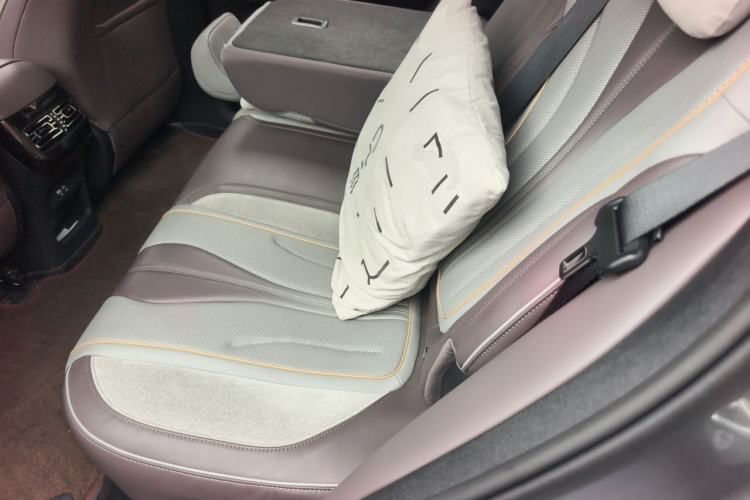Used BYD Frigate 07 2023 DM-i 205KM Flagship Model Left Rear Seat
