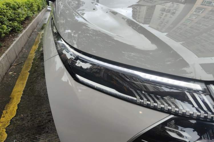 Used BYD Frigate 07 2023 DM-i 100KM Prestige Model Right Front Headlight