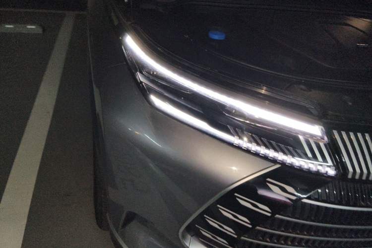Used BYD Frigate 07 2023 DM-i 100KM Flagship Model Right Front Headlight
