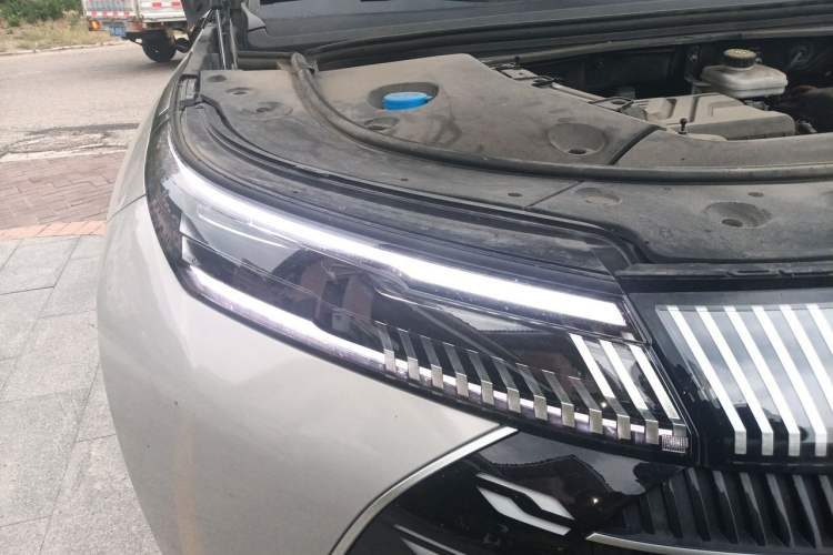 Used BYD Frigate 07 2023 DM-i 205KM Prestige Model Right Front Headlight