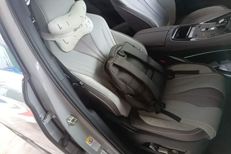 Used BYD Frigate 07 2023 DM-i 100KM Flagship Model Right Front Seat