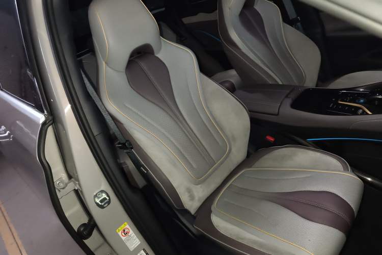 Used BYD Frigate 07 2023 DM-i 205KM Flagship Model Right Front Seat