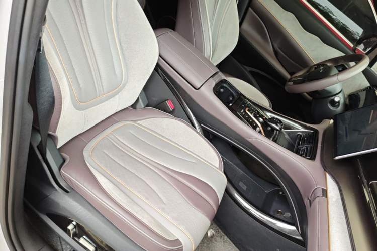 Used BYD Frigate 07 2023 DM-i 205KM Flagship Model Right Front Seat