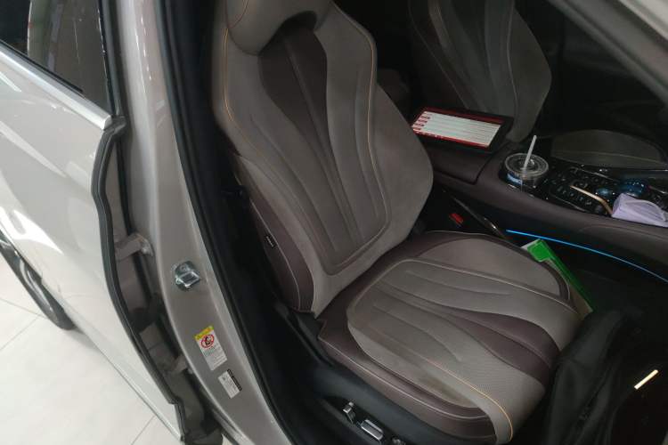 Used BYD Frigate 07 2023 DM-i 205KM Flagship Model Right Front Seat