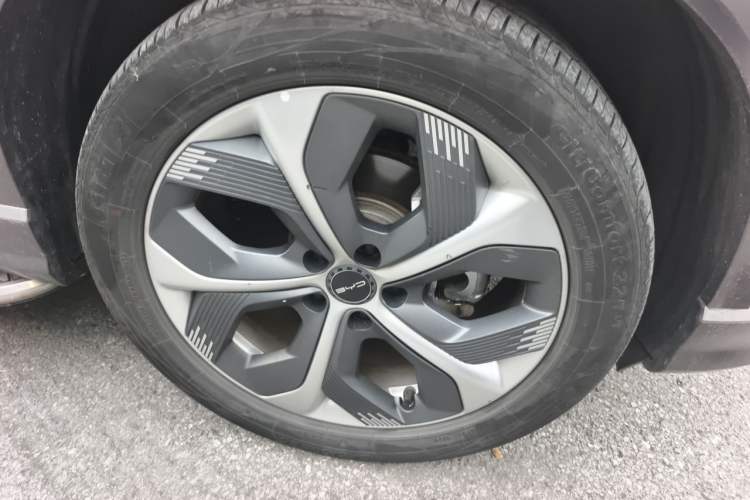 Used BYD Frigate 07 2023 DM-i 205KM Flagship Model Right Front Wheel Hub
