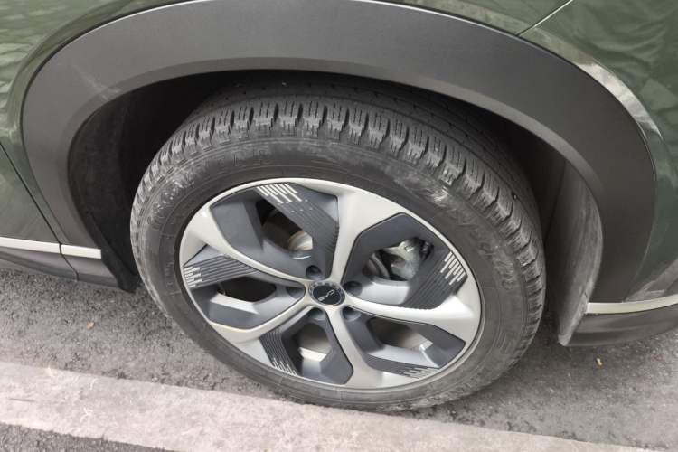 Used BYD Frigate 07 2023 DM-i 100KM Prestige Model Right Front Wheel Hub
