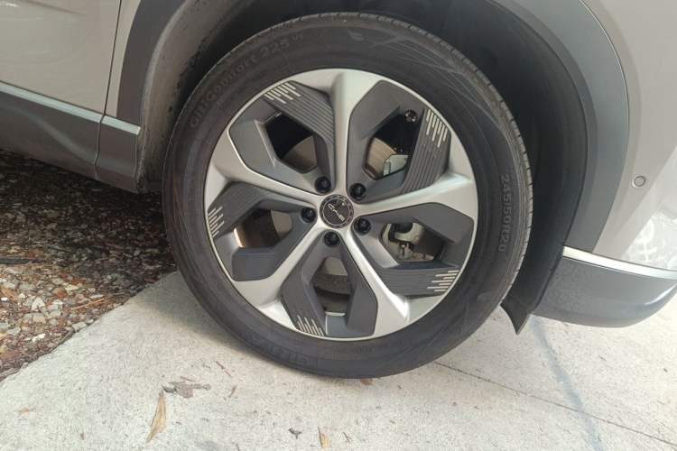Used BYD Frigate 07 2023 DM-i 100KM Flagship Model Right Front Wheel Hub