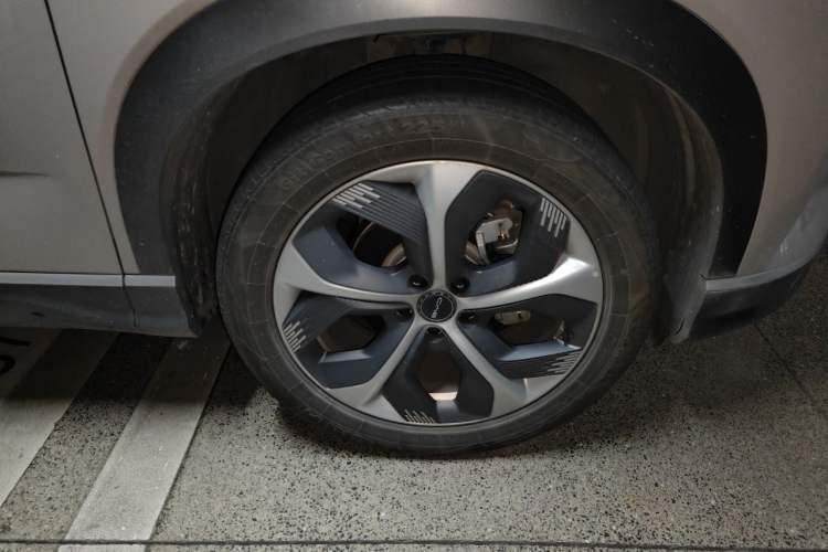 Used BYD Frigate 07 2023 DM-i 100KM Prestige Model Right Front Wheel Hub