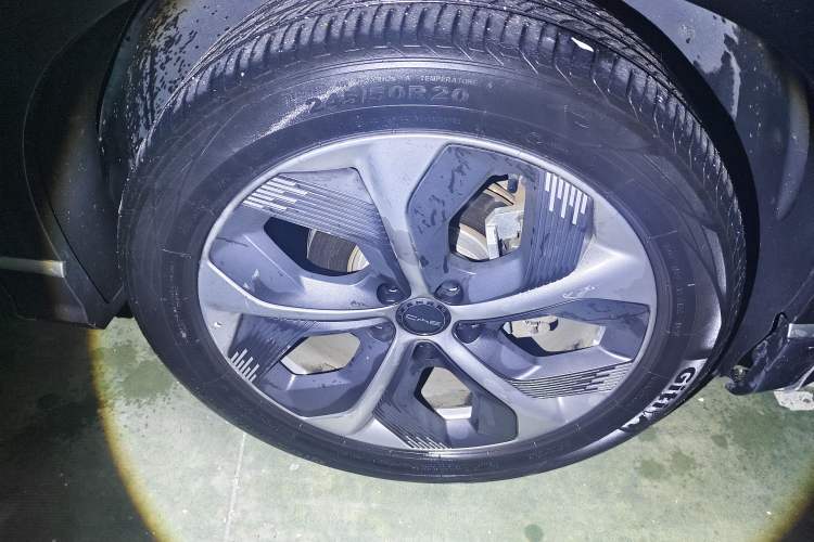 Used BYD Frigate 07 2023 DM-i 205KM Prestige Model Right Front Wheel Hub
